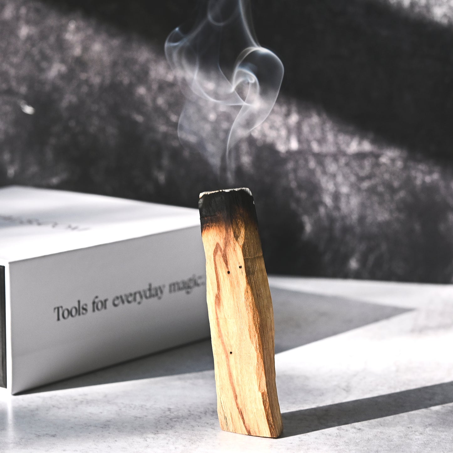 how to burn palo santo